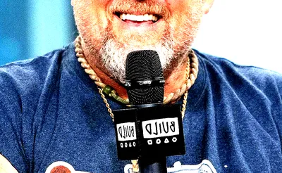 Larry The Cable Guy